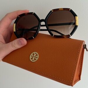 ✨TORY BURCH SUNGLASSES ✨